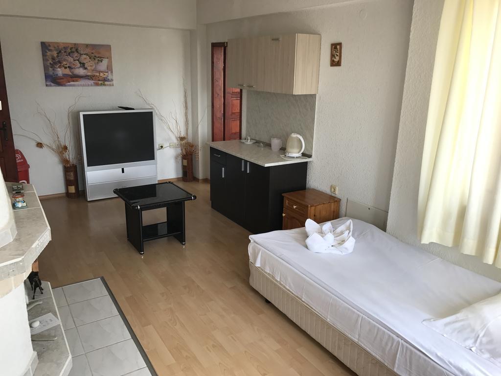 Hotel Moskoiani Bjala Exteriör bild