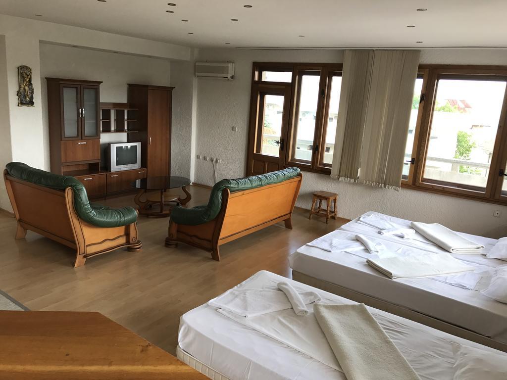Hotel Moskoiani Bjala Exteriör bild